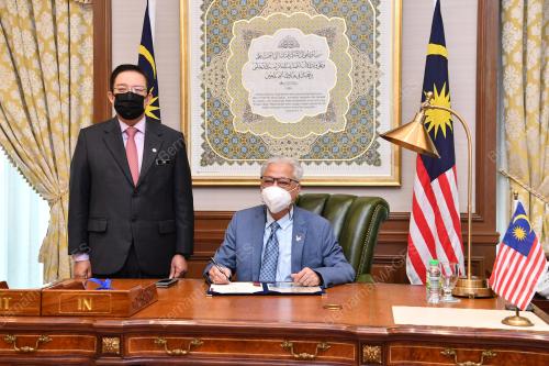 DATUK SERI ISMAIL SABRI YAAKOB