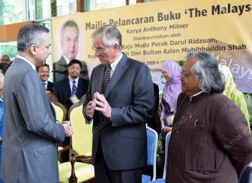 RAJA NAZRIN SHAH