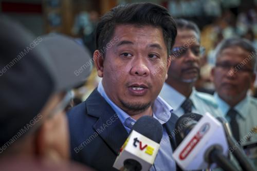 DATUK LUKANISMAN AWANG SAUNI