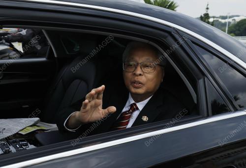 DATUK SERI ISMAIL SABRI YAAKOB