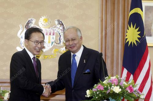 MOHD NAJIB TUN ABDUL RAZAK