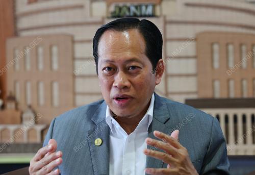 DATUK SERI AHMAD MASLAN
