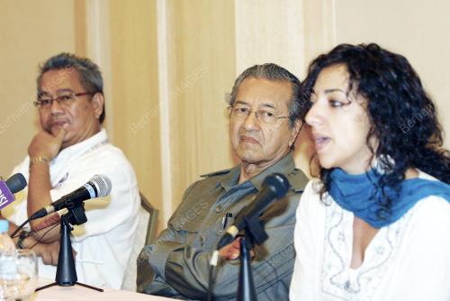 DR MAHATHIR MOHAMAD