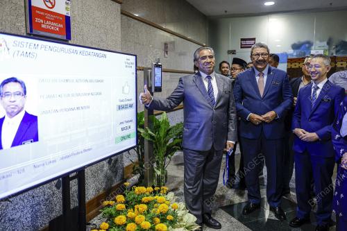 DATUK SERI SHAMSUL AZRI ABU BAKAR