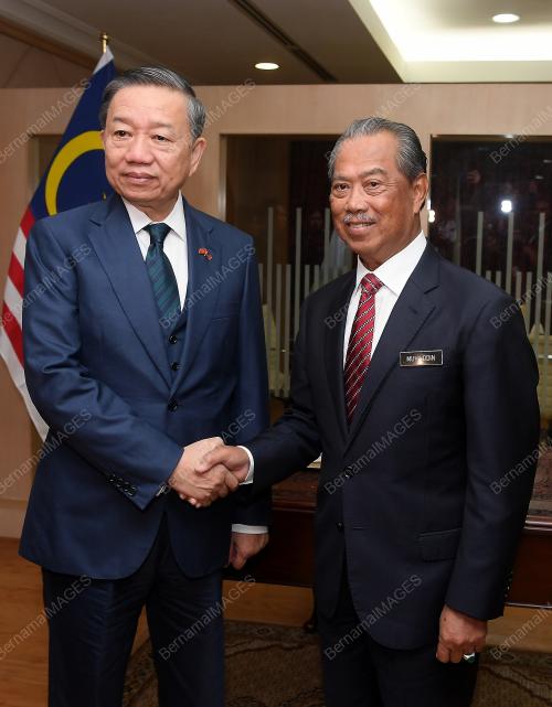 TAN SRI MUHYIDDIN YASSIN