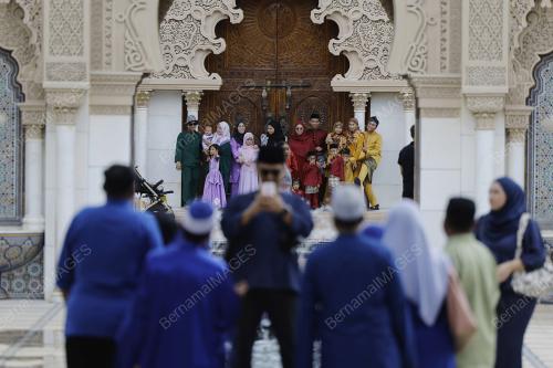 CUTI HUJUNG MINGGU