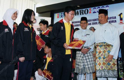 MUHYIDDIN YASSIN