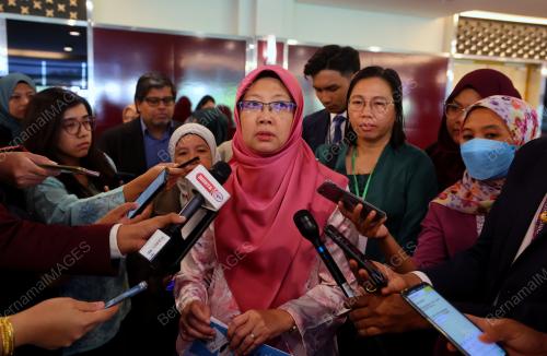 DR ZALIHA MUSTAFA