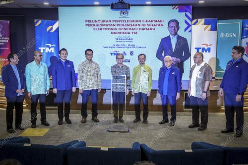 FAHMI FADZIL
