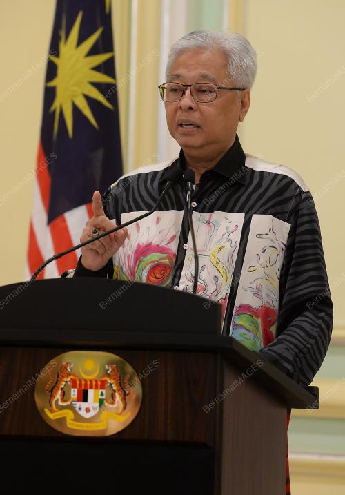 DATUK SERI ISMAIL SABRI YAAKOB