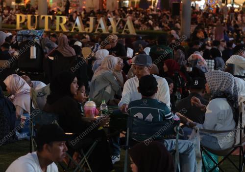 BERBUKA PUASA DI DATARAN PUTRAJAYA