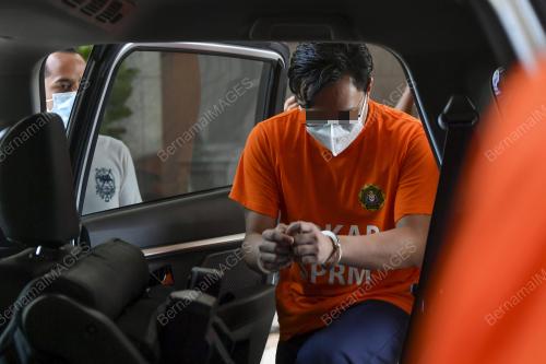 BEKAS SETIAUSAHA SULIT KANAN BEKAS MENTERI DIREMAN