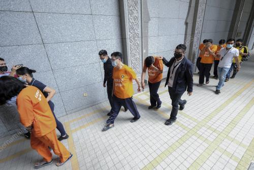SINDIKET PENIPUAN SMS: ENAM INDIVIDU DISAMBUNG REMAN 
