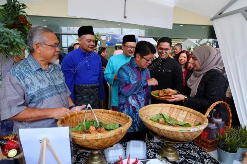 DATUK EWON BENEDICK