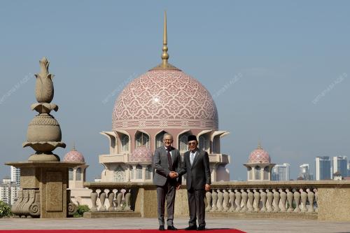 DATUK SERI ANWAR IBRAHIM