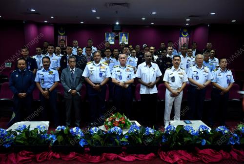 LAKSAMANA MUDA MARITIM HAMID MOHD AMIN