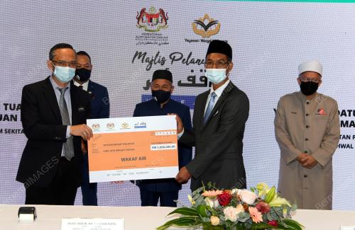 DATUK SERI TUAN IBRAHIM TUAN MAN
