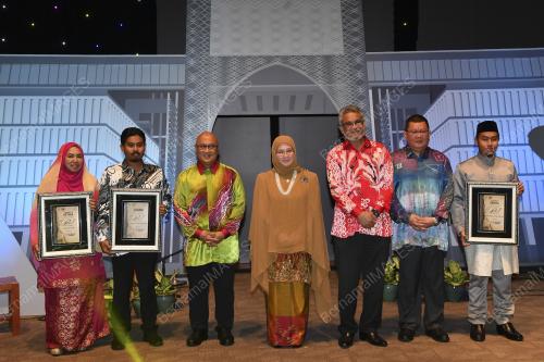 TUNKU HAJAH AZIZAH AMINAH MAIMUNAH ISKANDARIAH