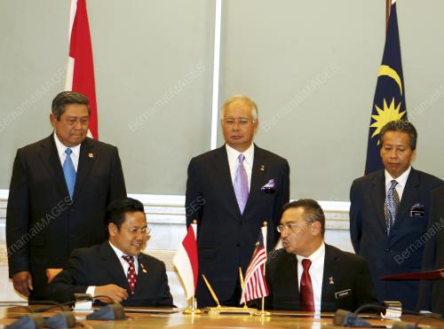 MOHD NAJIB TUN ABDUL RAZAK