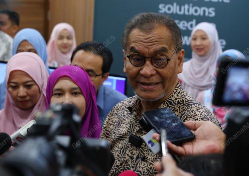 DATUK SERI DR DZULKEFLY AHMAD