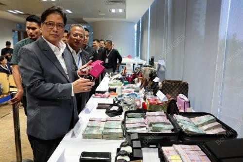 TAN SRI AZAM BAKI