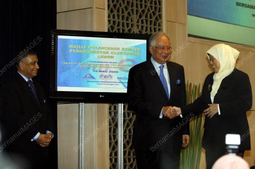 MOHD NAJIB ABDUL RAZAK