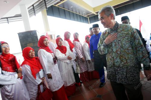 TUN ABDULLAH AHMAD BADAWI