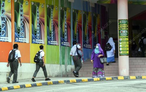 CALON SPM KEMBALI KE SEKOLAH