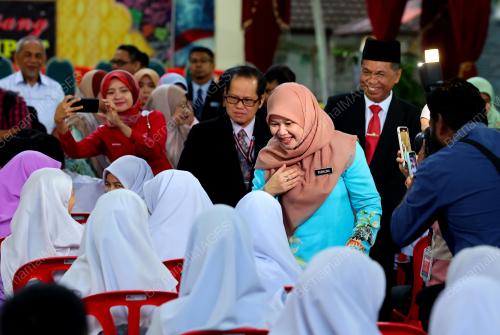 FADLINA SIDEK