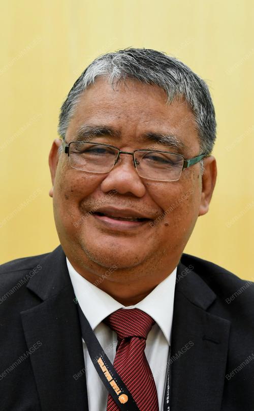 PROF MADYA DATUK ISMAIL SUALMAN