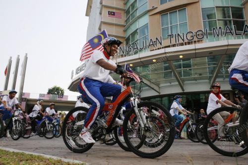 KEMPEN KIBAR JALUR GEMILANG