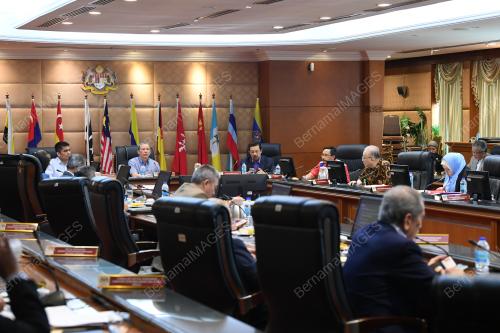 DATUK SERI FADILLAH YUSOF