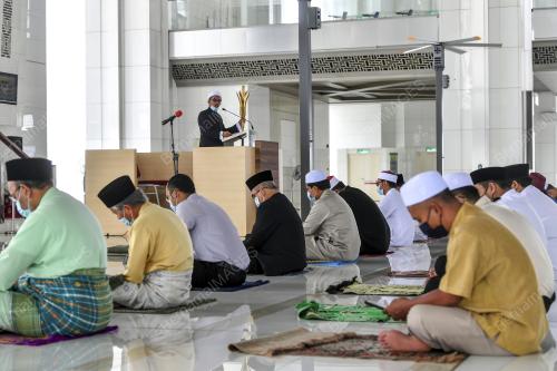 PATUH SOP SOLAT JUMAAT