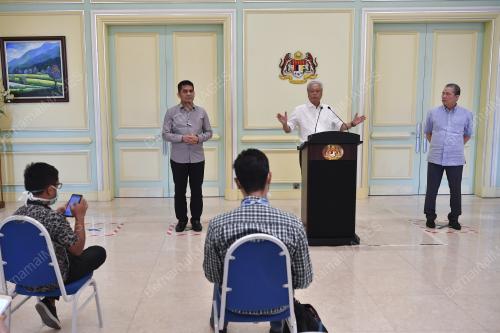 DATUK SERI ISMAIL SABRI YAAKOB