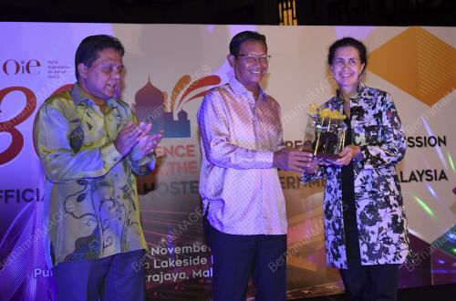 PTJ04_22112017_MENTERI_OIE