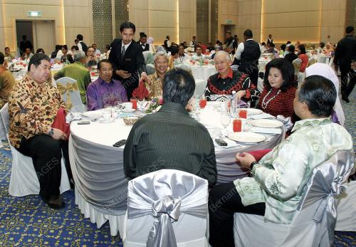 MOHD NAJIB TUN ABDUL RAZAK