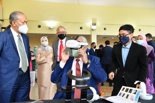 TAN SRI ANNUAR MUSA