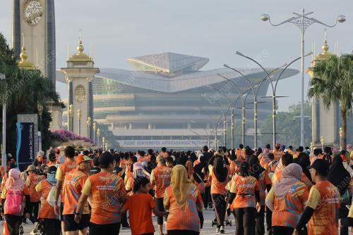 LARIAN OREN