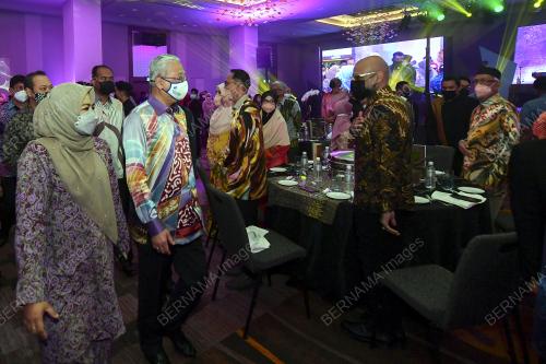 DATUK SERI ISMAIL SABRI YAAKOB