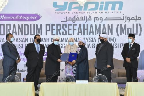 DATUK DR NORAINI AHMAD