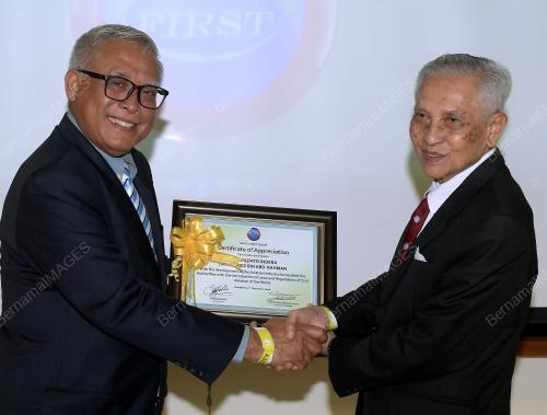 PTJ04_24112018_ANUGERAH_BN201811234526