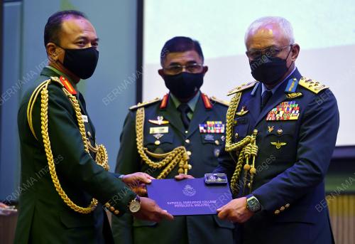 TAN SRI AFFENDI BUANG