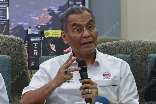 DATUK SERI DR DZULKEFLY AHMAD