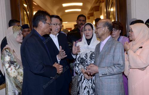 PTJ04_25072014_AGONG_MH17