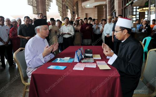 DATUK SERI NAJIB TUN RAZAK