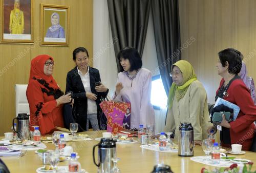 PTJ04_25082015_WANITA
