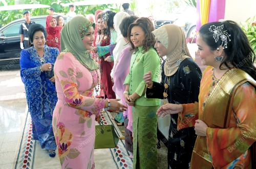 TUANKU NUR ZAHIRAH