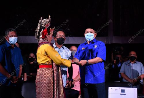 DATUK SERI DR SHAHIDAN KASSIM