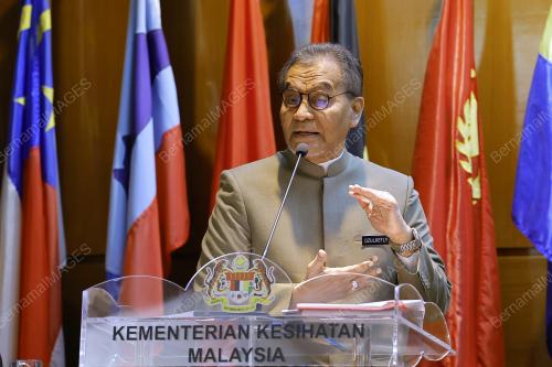 DATUK SERI DR DZULKEFLY AHMAD