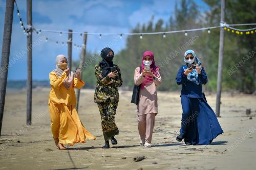 PELAJAR PUAS HATI KELAJUAN JALUR LEBAR